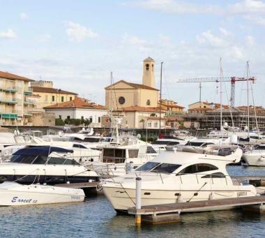Uno scorcio del nuovo porto inaugurato lo scorso mese a San Vincenzo 