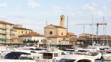 Uno scorcio del nuovo porto inaugurato lo scorso mese a San Vincenzo