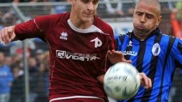 Luca Giani nel derby della scorsa stagione con il Pisa