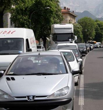 Traffico in viale Zaccagna    
