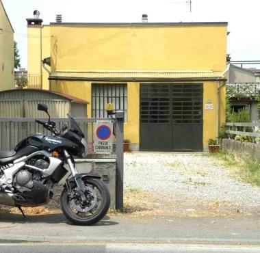 Lufficio in cui &egrave; avvenuta la rapina, in via Spartaco Lavagnini     