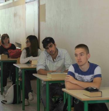 Un momento dellesame di maturit&agrave; di questanno in una scuola della citt&agrave; 
