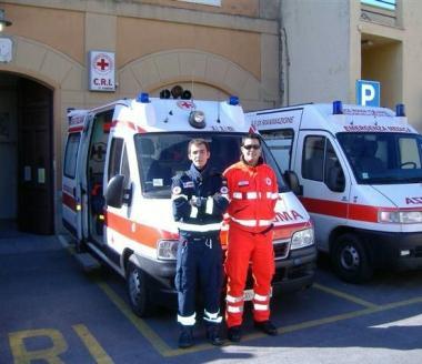<b>CASTIGLIONE. </b>Ambulanze della Croce Rossa (foto darchivio)          