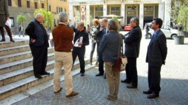 <b>DUOMO. </b>Il sopralluogo alla scalinata; a destra Anna Guidoni