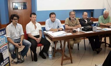 Lo stato maggiore del Pdl al completo durante la conferenza stampa 