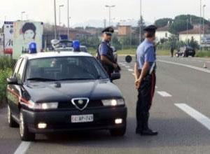 Picchia e perseguita l'ex fidanzato, arrestata