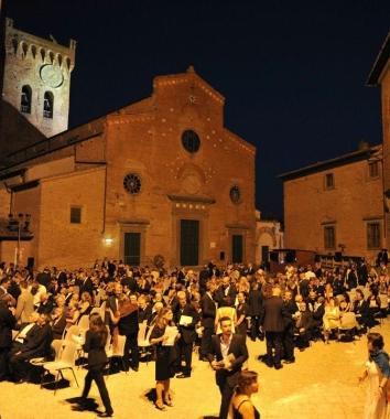 Unedizione del Dramma in piazza Duomo a San Miniato 