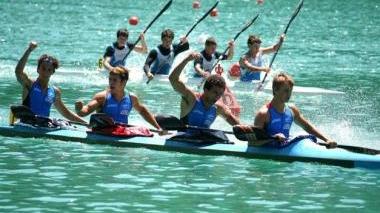 <b>TALENTO. </b>Volpi (secondo da sinistra) sul k4 azzurro