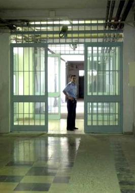 Linterno del carcere di Massa dove si sono svolti i fatti 