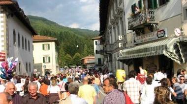 Domani mini-notte bianca con Plaza Loca