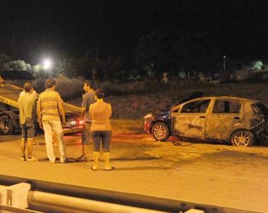 Lauto andata a fuoco nella zona della Bellaria 