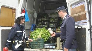 Sequestrato il furgone cinese con gli alimenti scaduti