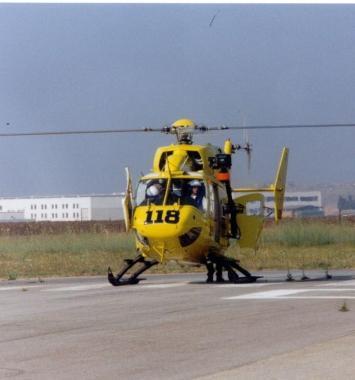 Lelicottero del 118 intervenuto per soccorrere loperaio 