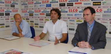<b>PRESENTAZIONE.</b> Da sinistra Parisi, Scalone e Becherini 