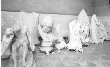 Una serie di gessi della collezione dellAccademia    
