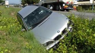 Via Europa a rischio: un'altra auto vola nel fosso
