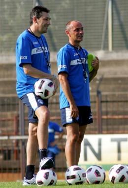 Aglietti e Martusciello controllano il lavoro A sinistra Cesaretti in allenamento 