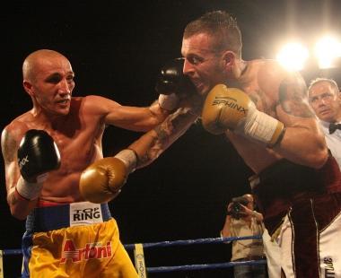 Vince la fame di Francesco Di Fiore E' il nuovo campione superwelter