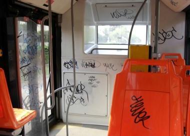 Telecamere sui bus contro i vandali