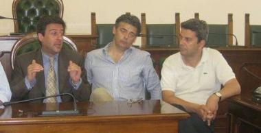 <b>A DESTRA.</b> Il sindaco con Frosolini e Borghi e uniniziativa di musica allaperto nel centro cittadino    
