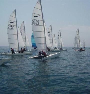 Una regata della classe Dart 18 a Donoratico 