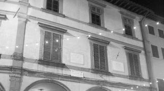 La sede del palazzo Ghibellino che ospita la rassegna