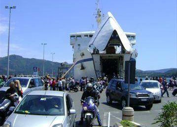 Un traghetto Toremar a Portoferraio 