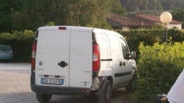 Il furgone sul luogo dell’incidente