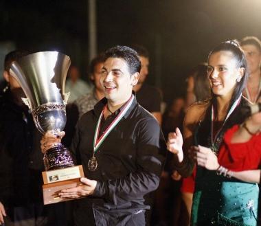 I vincitori di Ballando con le stelle a Buti Da sinistra Antonio Spata della contrada Ascensione insieme alla ballerina Martina Novi 