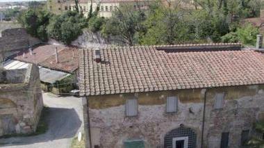 Le ex Stallette e, in alto da sinistra, Serfogli e Zambito