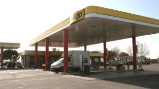L’area di servizio Agip al centro della battaglia tra Eni e Sat