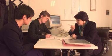 Giovani durante un colloquio di lavoro 
