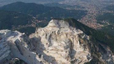 Una delle foto del sito alpiapuane. com (foto Marcesini)