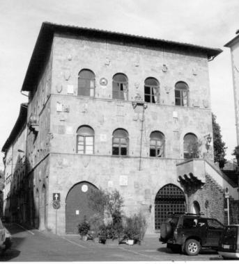 Il municipio di Pescia 