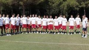 <b>GRUPPO.</b> Il primo allenamento degli amaranto ieri pomeriggio al centro Coni di Tirrenia