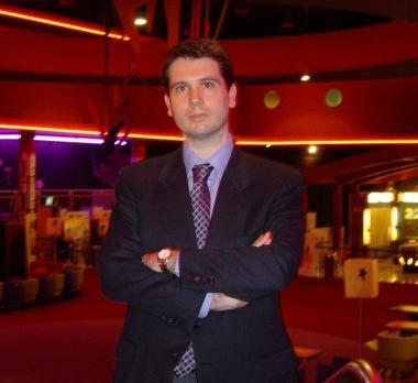 Da sin in basso: il cinema Centrale il gestore delle sale del centro Simone Gialdini e linterno dellAstra prima dei lavori 