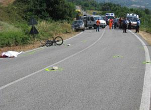 Pomarance- Bici tamponata un Suv, muore un cicloamatore