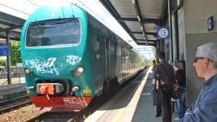 TRENI - ARRIVI E PARTENZE