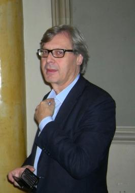 Vittorio Sgarbi ospite di 11 Lune 