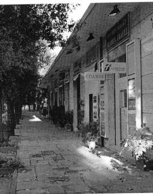 I negozi delle Terme in vendita