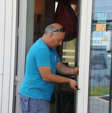 La porta forzata 