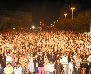 La marea di pubblico presente lo scorso anno al festival di Marina di Cecina