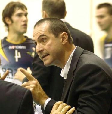 <b>GRINTA.</b> Alessandro Tosi in panchina   