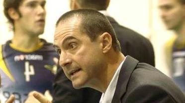 <b>GRINTA.</b> Alessandro Tosi in panchina