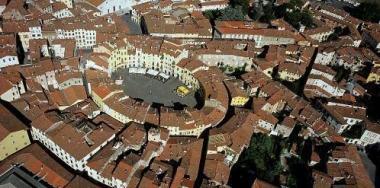 Una veduta della citt&agrave; dallalto (foto darchivio)     