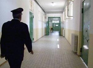 Maltratta la moglie invalida: arrestato dalla polizia
