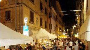 Serata di shopping e pattinaggio in piazza
