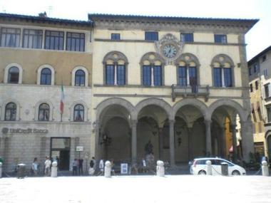 Il Loggiato Pretorio in piazza San Michele  