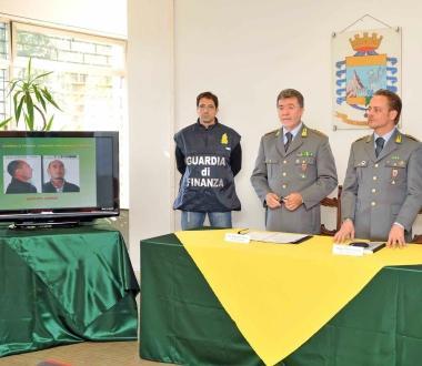 La conferenza stampa della Finanza per larresto di Gaspare Sanfilippo 