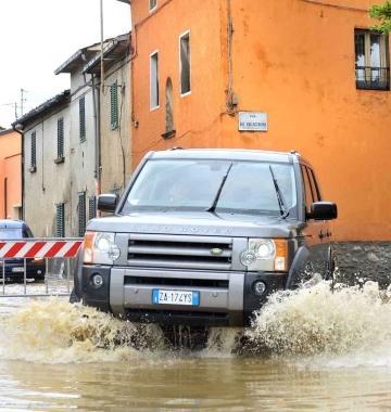 Strada allagata nella frazione Il Chiodo 